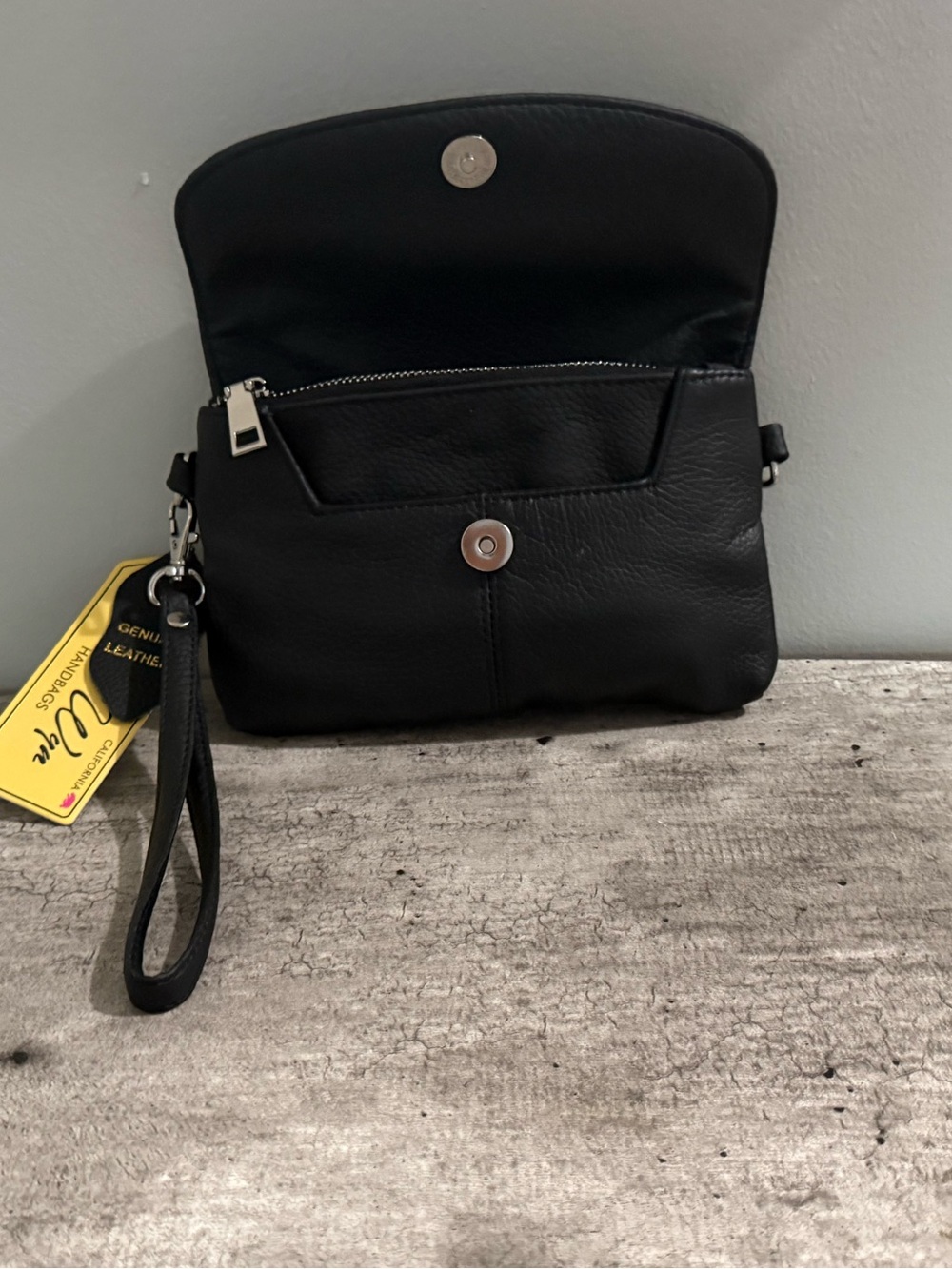 Cal-Wyn Black Genuine Leather Convertible Crossbody Wristlet Bag NWT - Picture 6 of 10